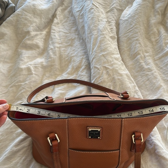 Dooney & Bourke tote. In great used condition. - Picture 4 of 8